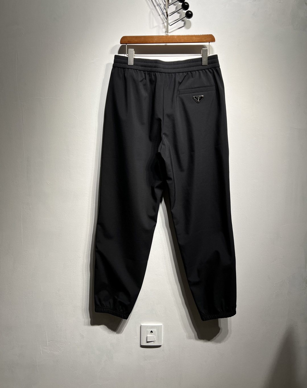 【加绒】秋冬新款！PRA**抽绳小直筒休闲裤 代工厂出品。秋季新品！质地柔软舒适、复合面料，防水质感、亲