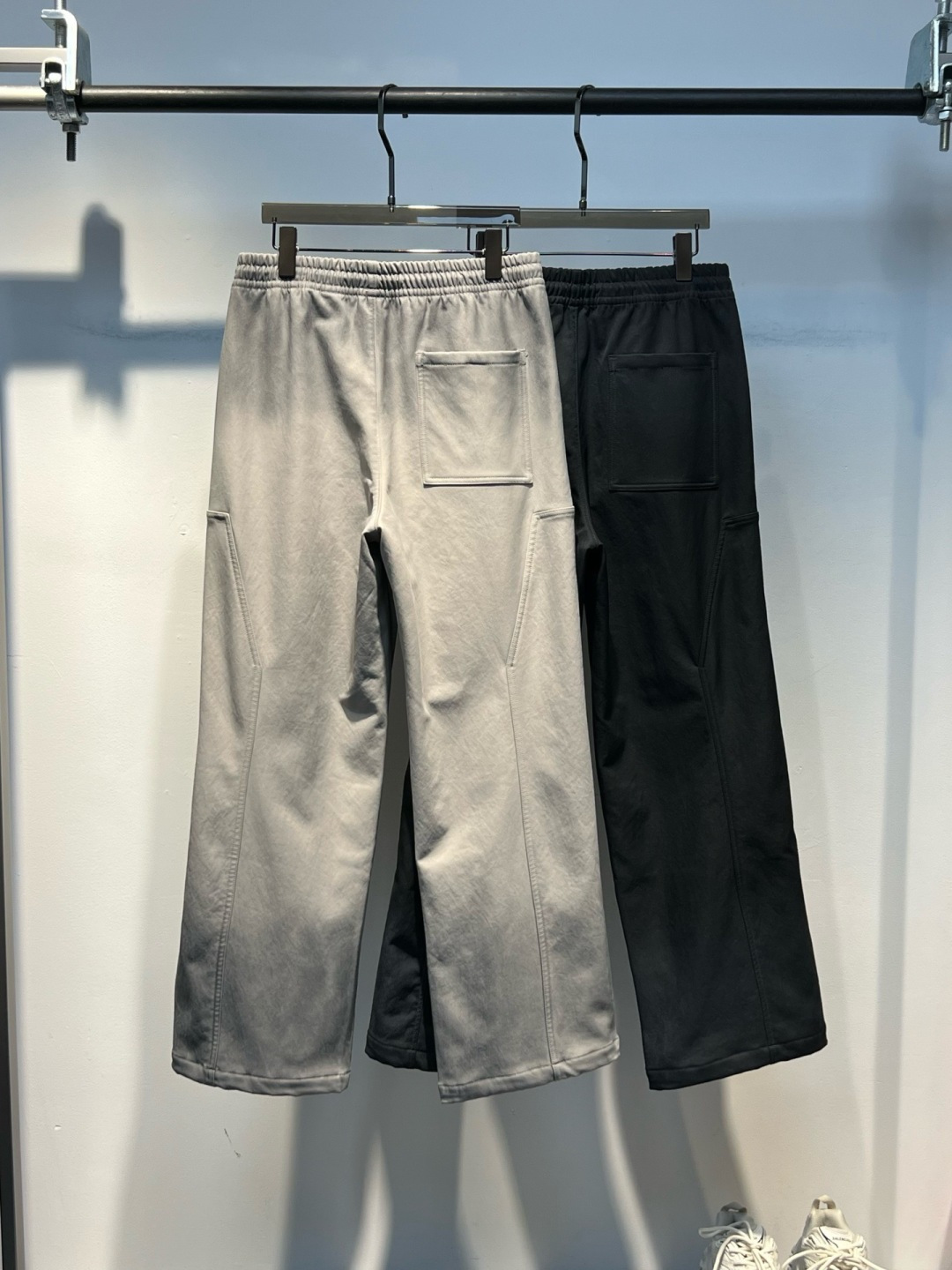 新款秋冬加绒裤子[庆祝][庆祝]码数：M-3xL颜色：黑，灰款号：5068-H