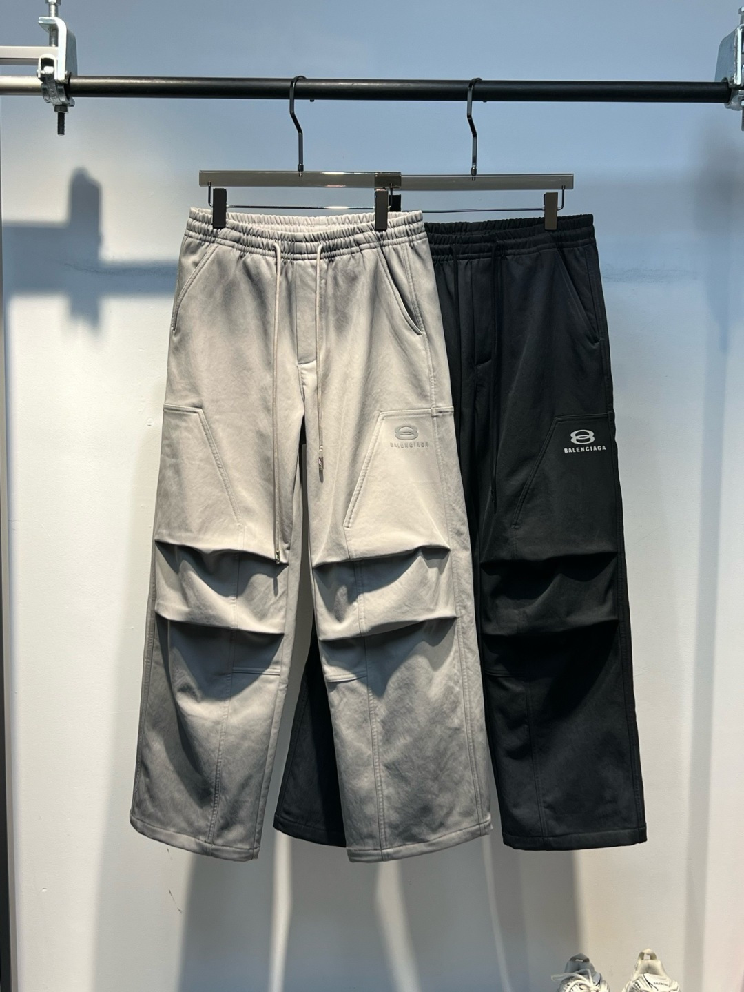 新款秋冬加绒裤子[庆祝][庆祝]码数：M-3xL颜色：黑，灰款号：5068-H