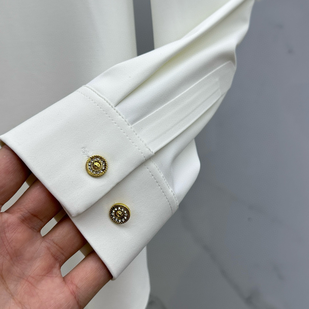 Ysl 圣罗兰 2025秋冬新品发布⌚️🔥潮品休闲衬衫，定义高端产品 3D立体制版、贴身舒适，欧洲标准环