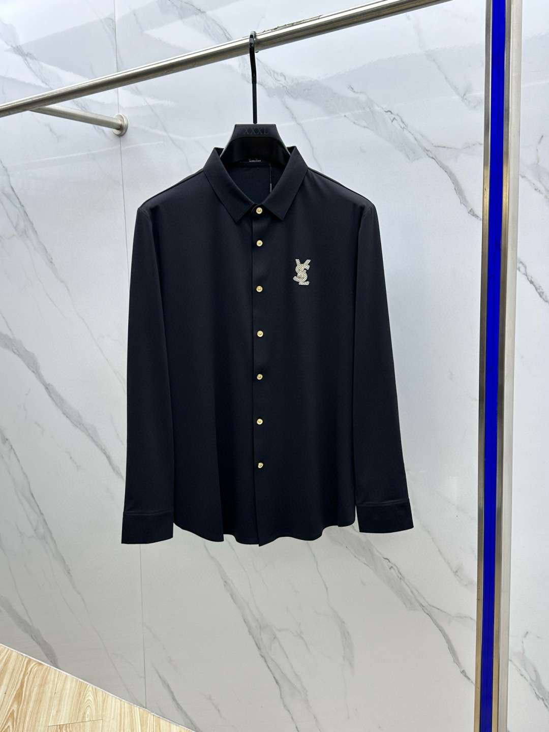 Ysl 圣罗兰 2025秋冬新品发布⌚️🔥潮品休闲衬衫，定义高端产品 3D立体制版、贴身舒适，欧洲标准环