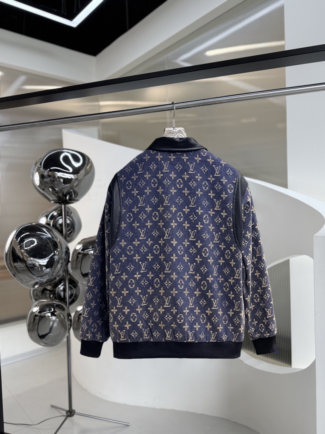 LV 官网同款，提前发售！2025ss开秋新款男士牛仔夹克外套，原单三标齐全高端版本！，专柜定制面料 透