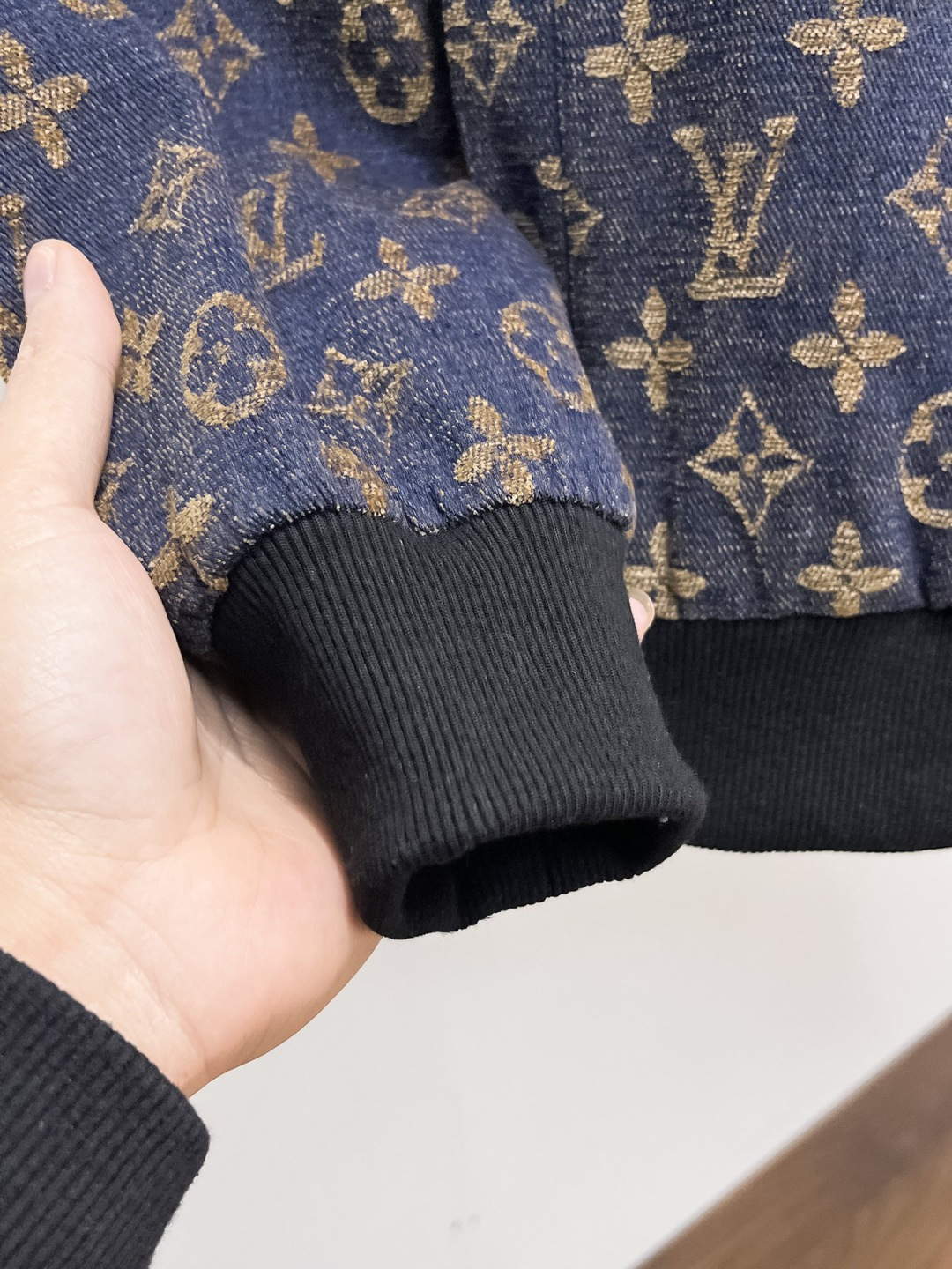 LV 官网同款，提前发售！2025ss开秋新款男士牛仔夹克外套，原单三标齐全高端版本！，专柜定制面料 透