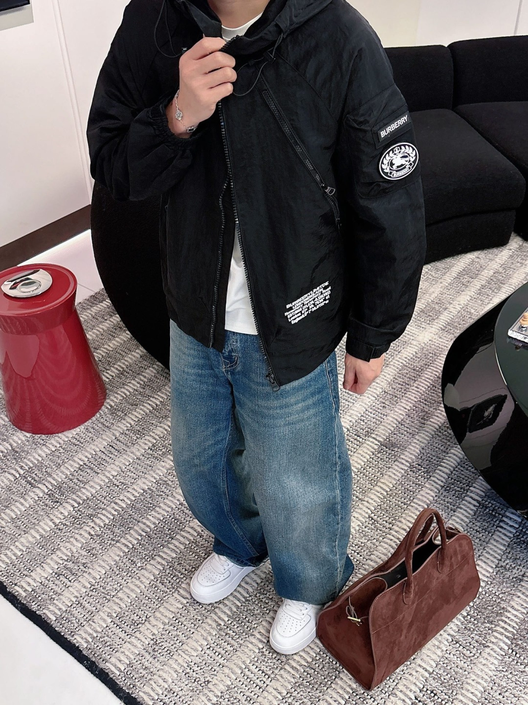 巴宝莉 2025秋季新款夹克外套，秀场新品‼品相非常完美，舒适保暖，三标齐全色泽饱满诱人，非常出彩的设计