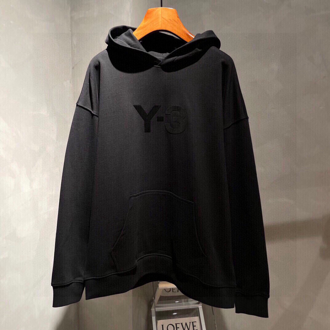 Y-3，新款连帽卫衣，面料采用顶级原版精梳棉面料，前后大面积logo植绒工艺，顶级的做工，高端品质，尺码