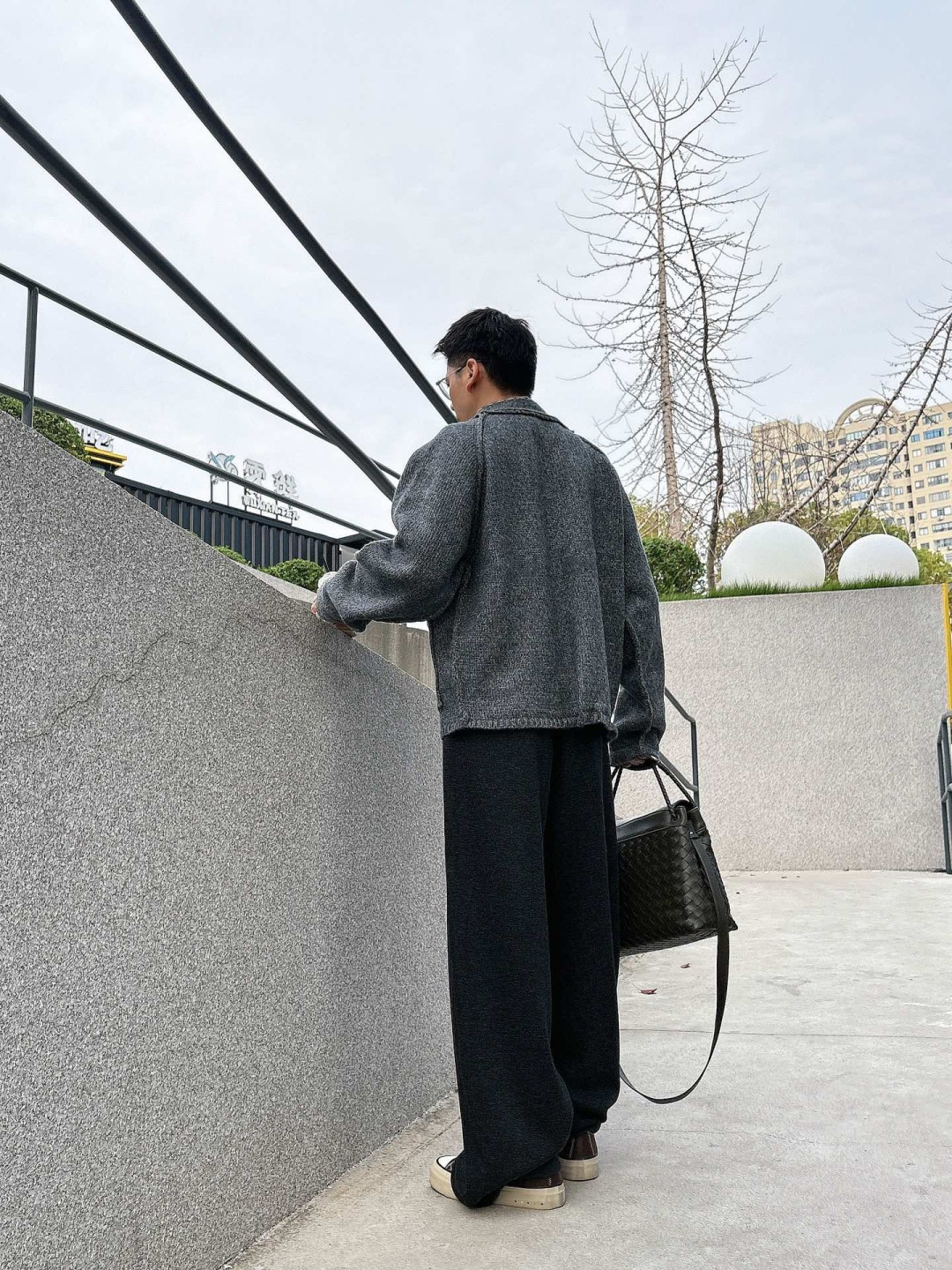 罗意威新款毛衫毛衣，上身宽松纱线采用细针织法，上身舒适，不挑身材 男女同款，秋冬毛衣，是今年最好看的情侣