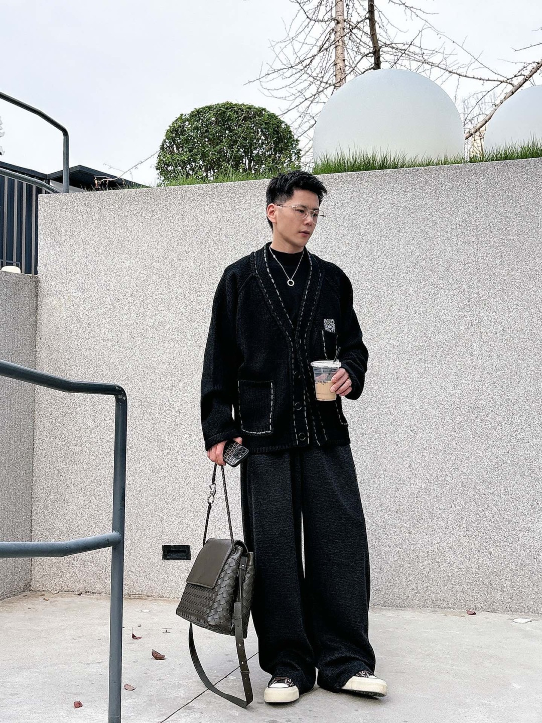 罗意威新款毛衫毛衣，上身宽松纱线采用细针织法，上身舒适，不挑身材 男女同款，秋冬毛衣，是今年最好看的情侣