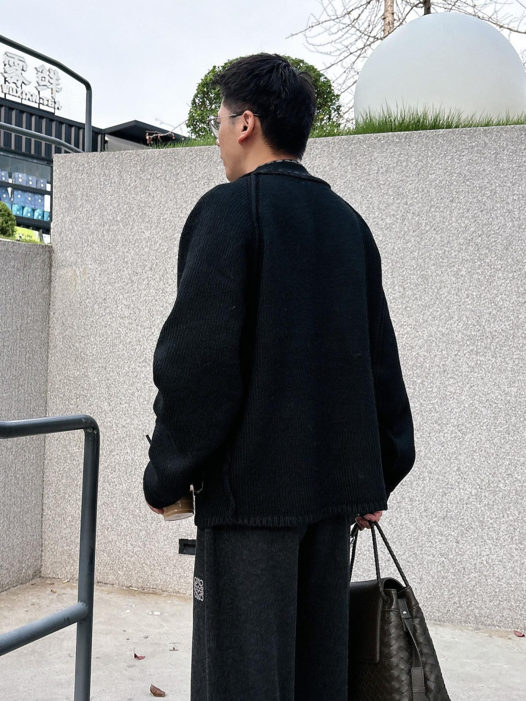 罗意威新款毛衫毛衣，上身宽松纱线采用细针织法，上身舒适，不挑身材 男女同款，秋冬毛衣，是今年最好看的情侣