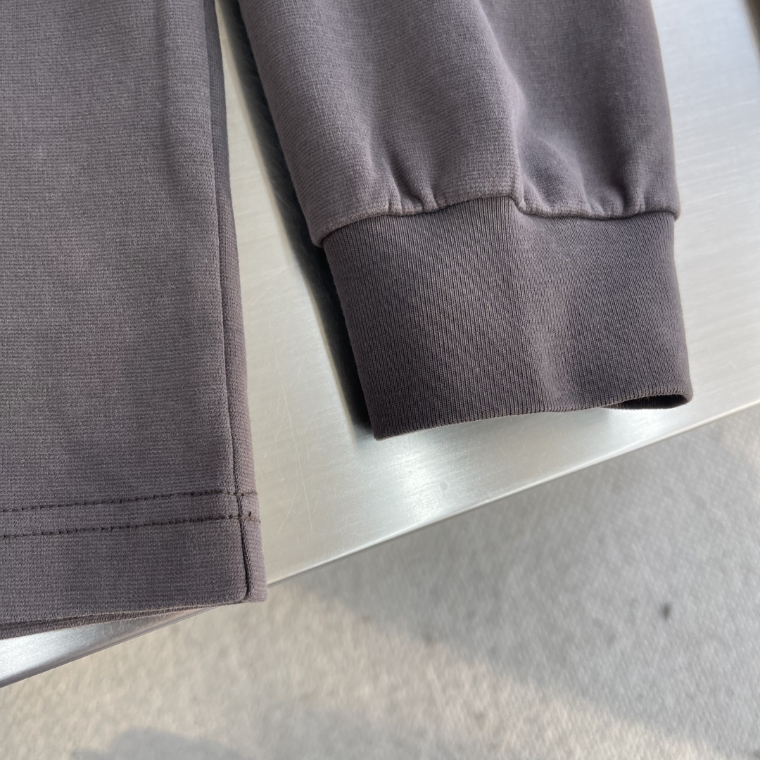 Dio 2025秋冬系列休闲长袖T恤码数：M-5XL 微阔版型潮流罗马磨毛。面料表面刷毛做磨毛工艺与特殊