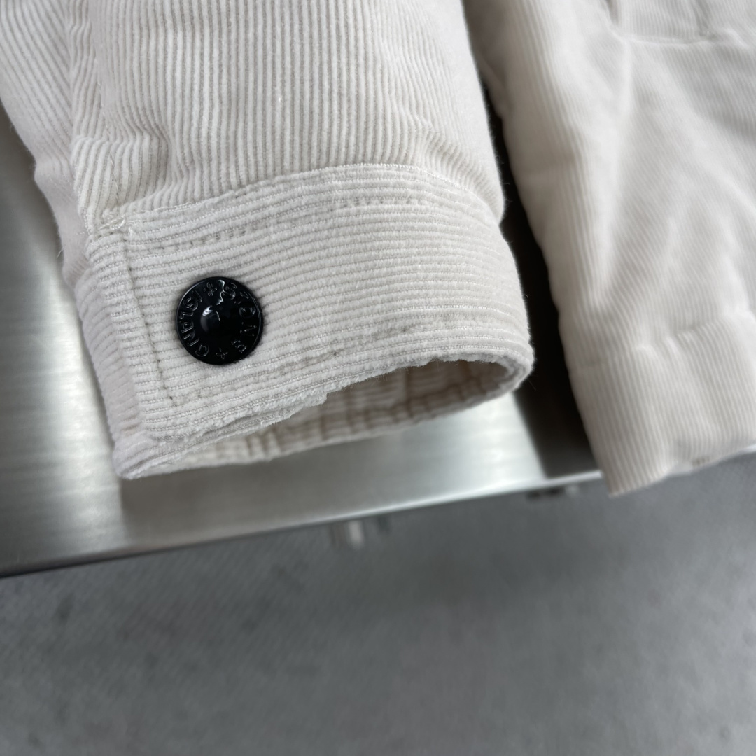 Stone Island 2025秋冬新款系列夹克外套 码数：M-3XL 微阔版型 石头岛灯芯绒翻领棉服