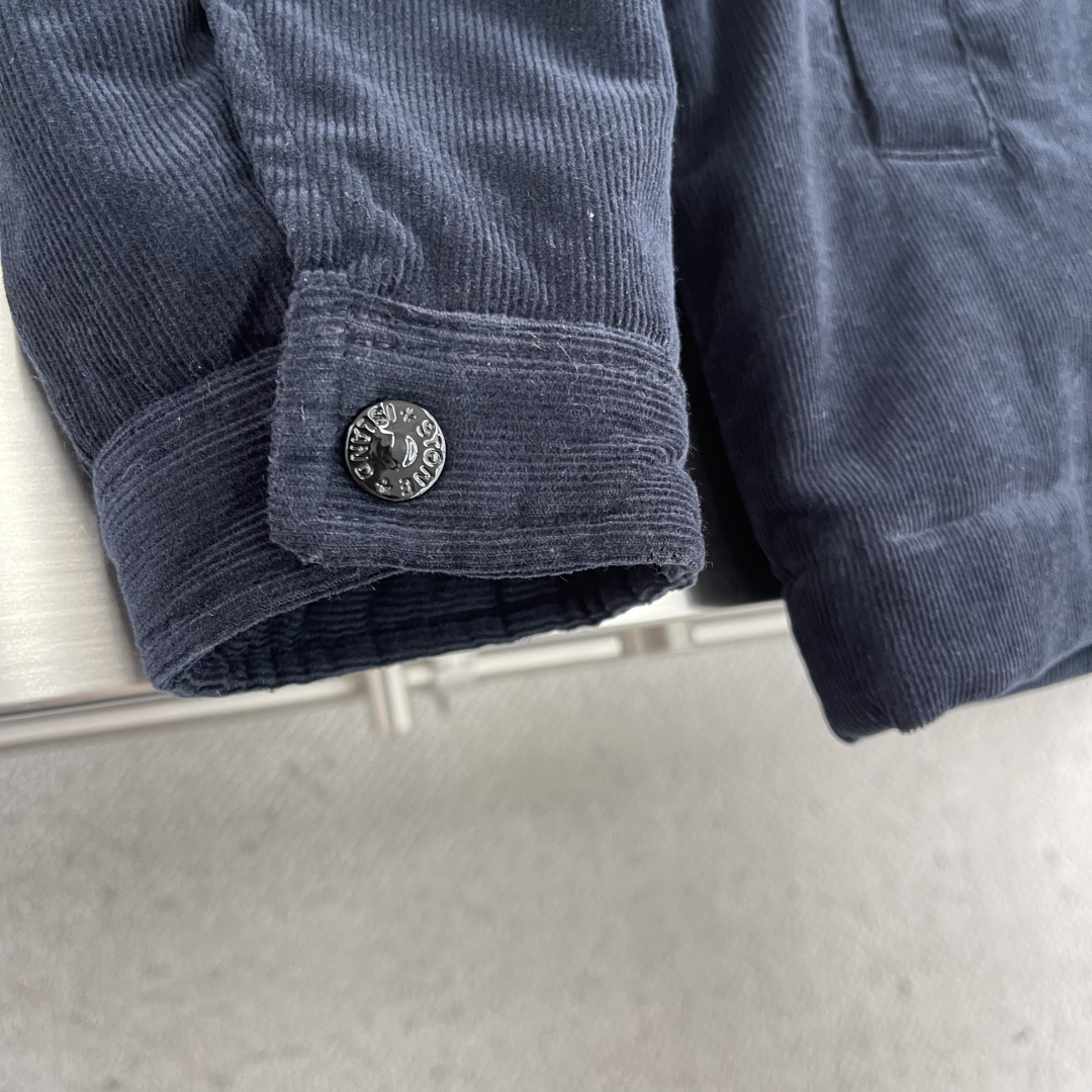 Stone Island 2025秋冬新款系列夹克外套 码数：M-3XL 微阔版型 石头岛灯芯绒翻领棉服