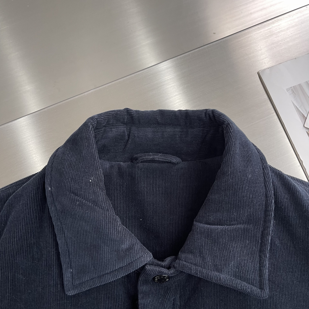 Stone Island 2025秋冬新款系列夹克外套 码数：M-3XL 微阔版型 石头岛灯芯绒翻领棉服
