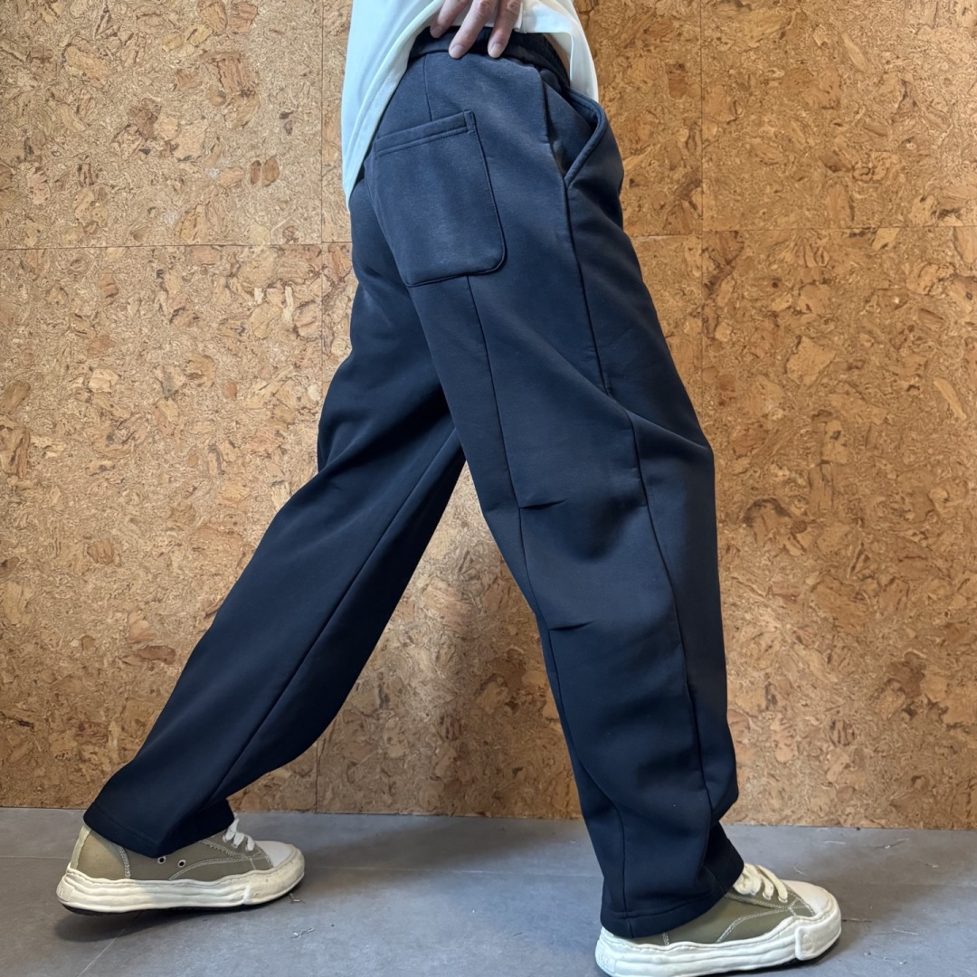 巴黎🌟秋冬新款休闲裤🆕采用优质面料，具有质感，松紧腰带设计，超级时尚洋气！码数：M-3XL 男女同款（加