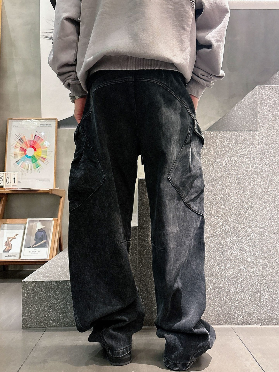 石头岛🔥🔥休闲直筒工装长裤，采用优质斜纹材质，挺括有型，侧边工装口袋设计，超级好看，上身足够吸睛且回头率