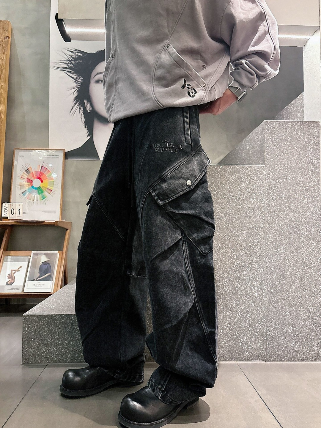 石头岛🔥🔥休闲直筒工装长裤，采用优质斜纹材质，挺括有型，侧边工装口袋设计，超级好看，上身足够吸睛且回头率