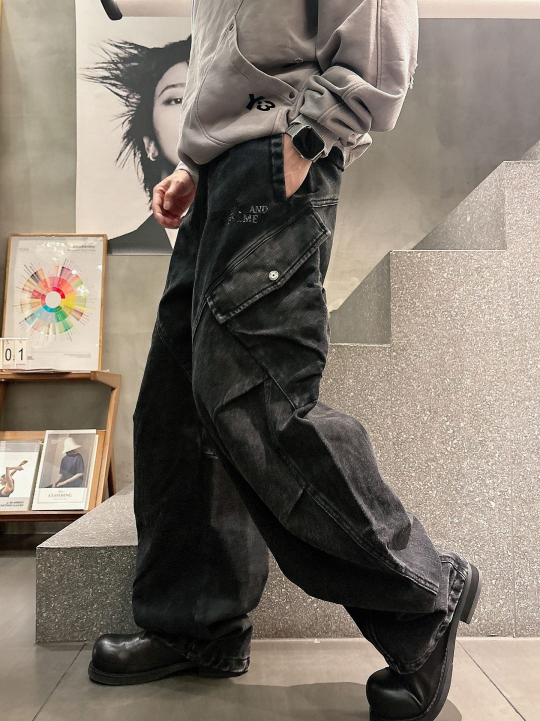 石头岛🔥🔥休闲直筒工装长裤，采用优质斜纹材质，挺括有型，侧边工装口袋设计，超级好看，上身足够吸睛且回头率