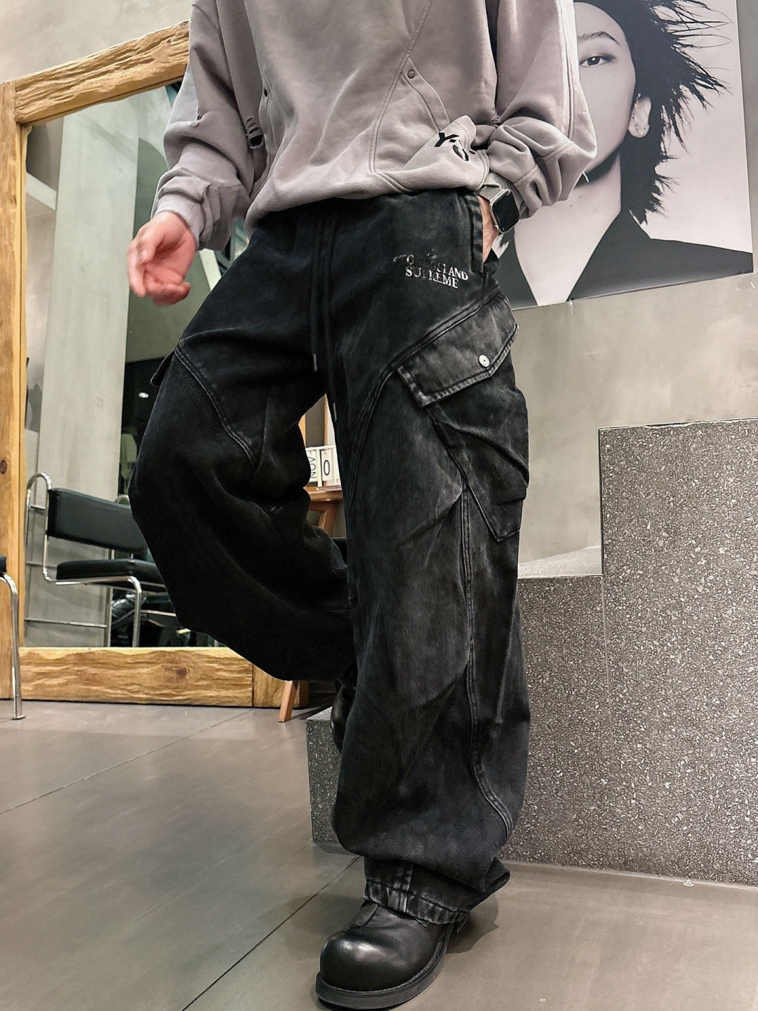 石头岛🔥🔥休闲直筒工装长裤，采用优质斜纹材质，挺括有型，侧边工装口袋设计，超级好看，上身足够吸睛且回头率