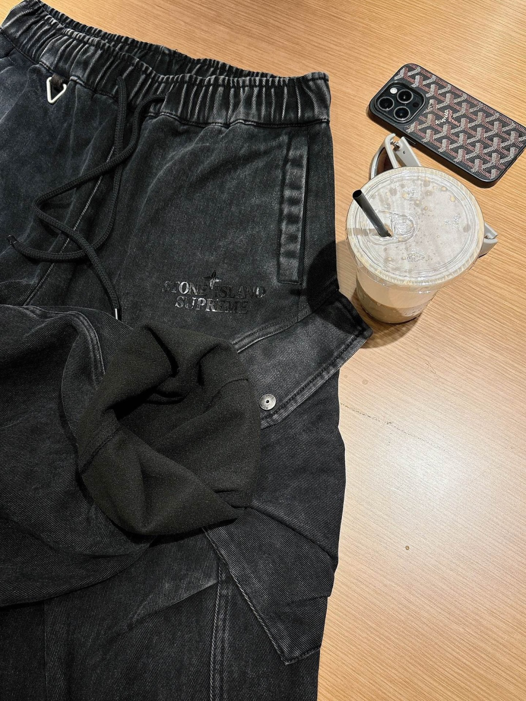 石头岛🔥🔥休闲直筒工装长裤，采用优质斜纹材质，挺括有型，侧边工装口袋设计，超级好看，上身足够吸睛且回头率