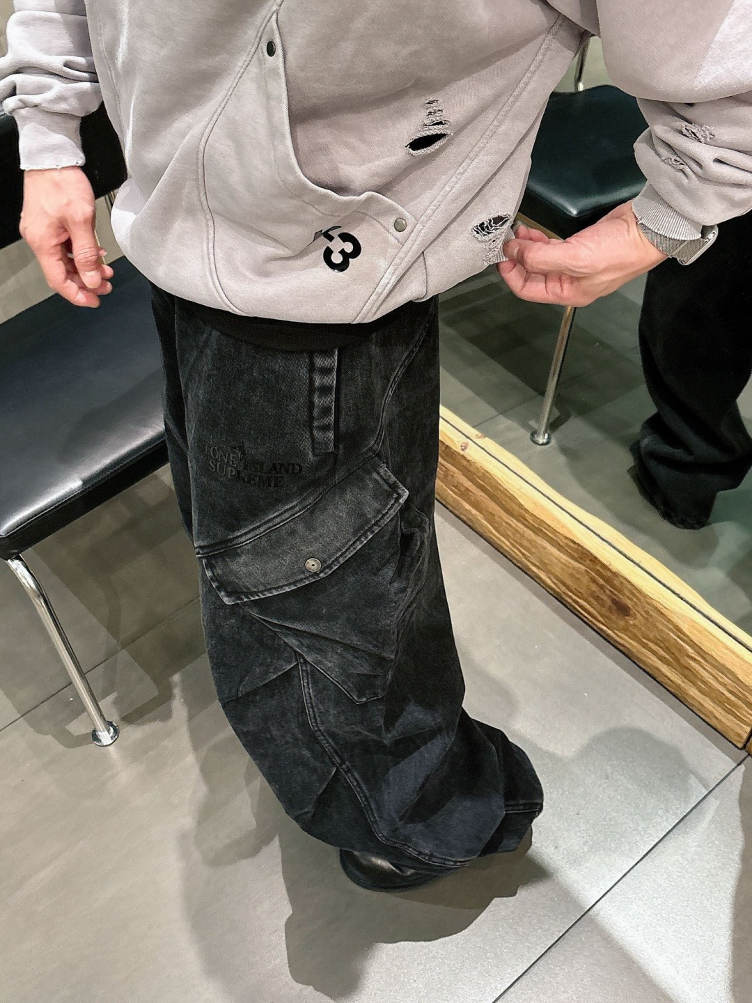 石头岛🔥🔥休闲直筒工装长裤，采用优质斜纹材质，挺括有型，侧边工装口袋设计，超级好看，上身足够吸睛且回头率