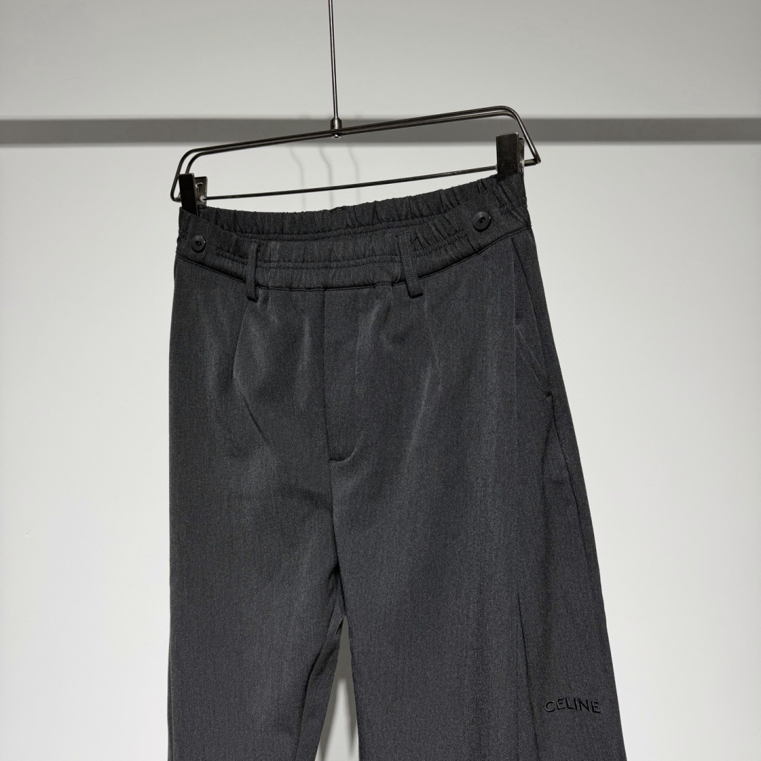 CELINE 思琳时装休闲裤宽松版型、时尚西裤休闲慵懒完美融合演变而来、纯棉材质立体剪裁拼接松紧设计！！