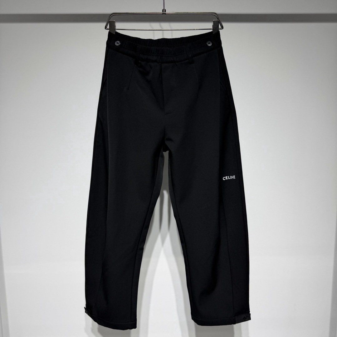 CELINE 思琳时装休闲裤宽松版型、时尚西裤休闲慵懒完美融合演变而来、纯棉材质立体剪裁拼接松紧设计！！