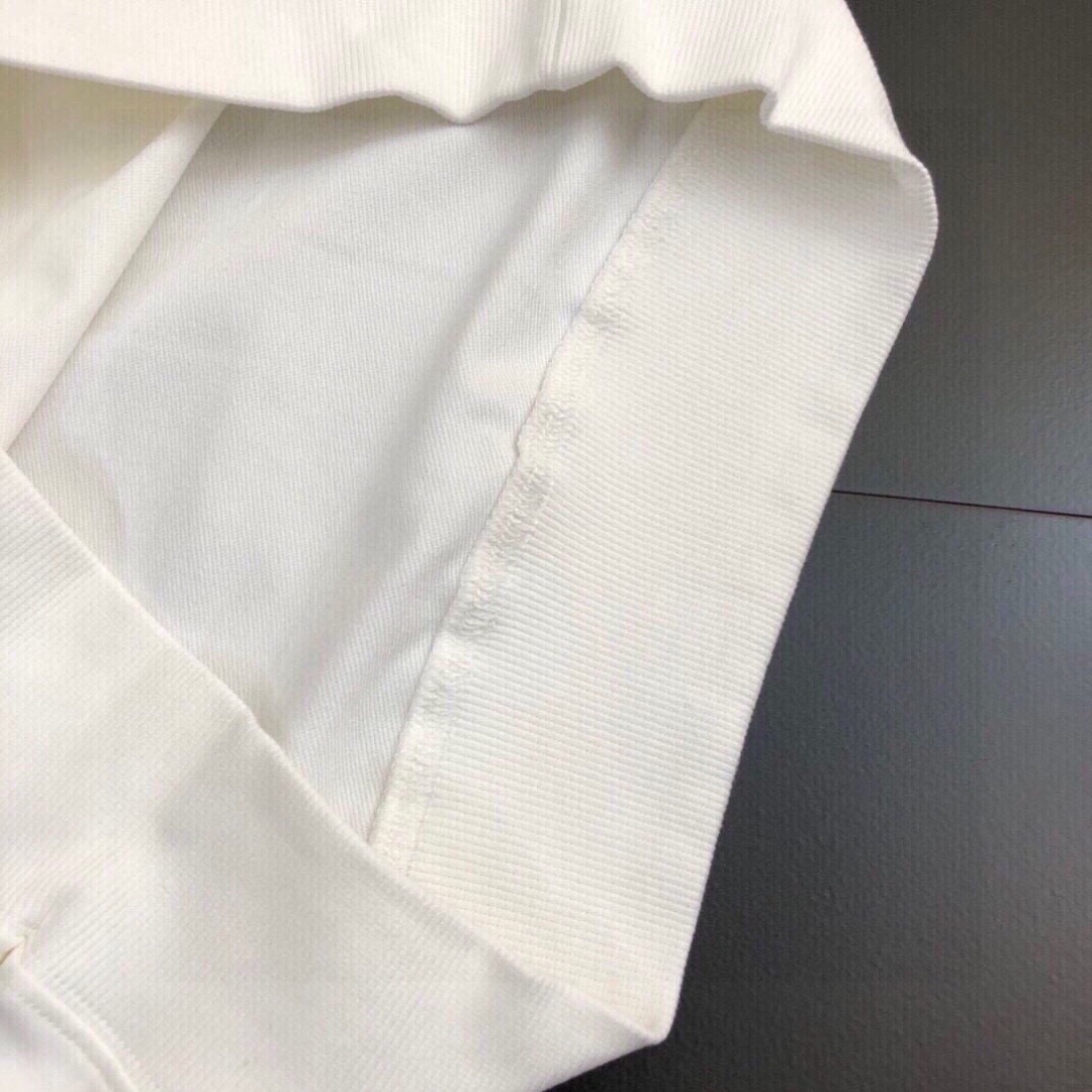 FEND1芬迪/25秋冬怪兽烫钻圆领男士卫衣，高克重毛圈棉面料 经典色系推送。。码数：M-3XL