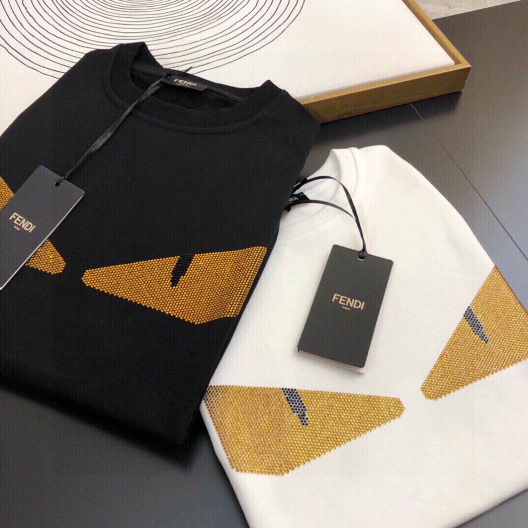 FEND1芬迪/25秋冬怪兽烫钻圆领男士卫衣，高克重毛圈棉面料 经典色系推送。。码数：M-3XL