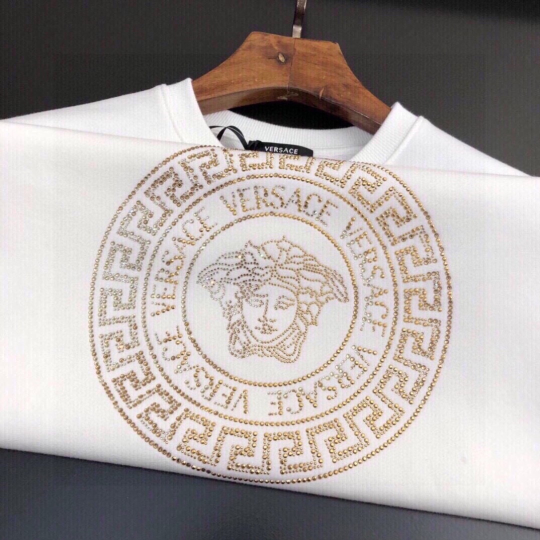 VER24S秋冬男士圆领长袖卫衣.....烫钻美杜莎就是喜欢这一款…………深深印入你的内心……耐穿性和舒