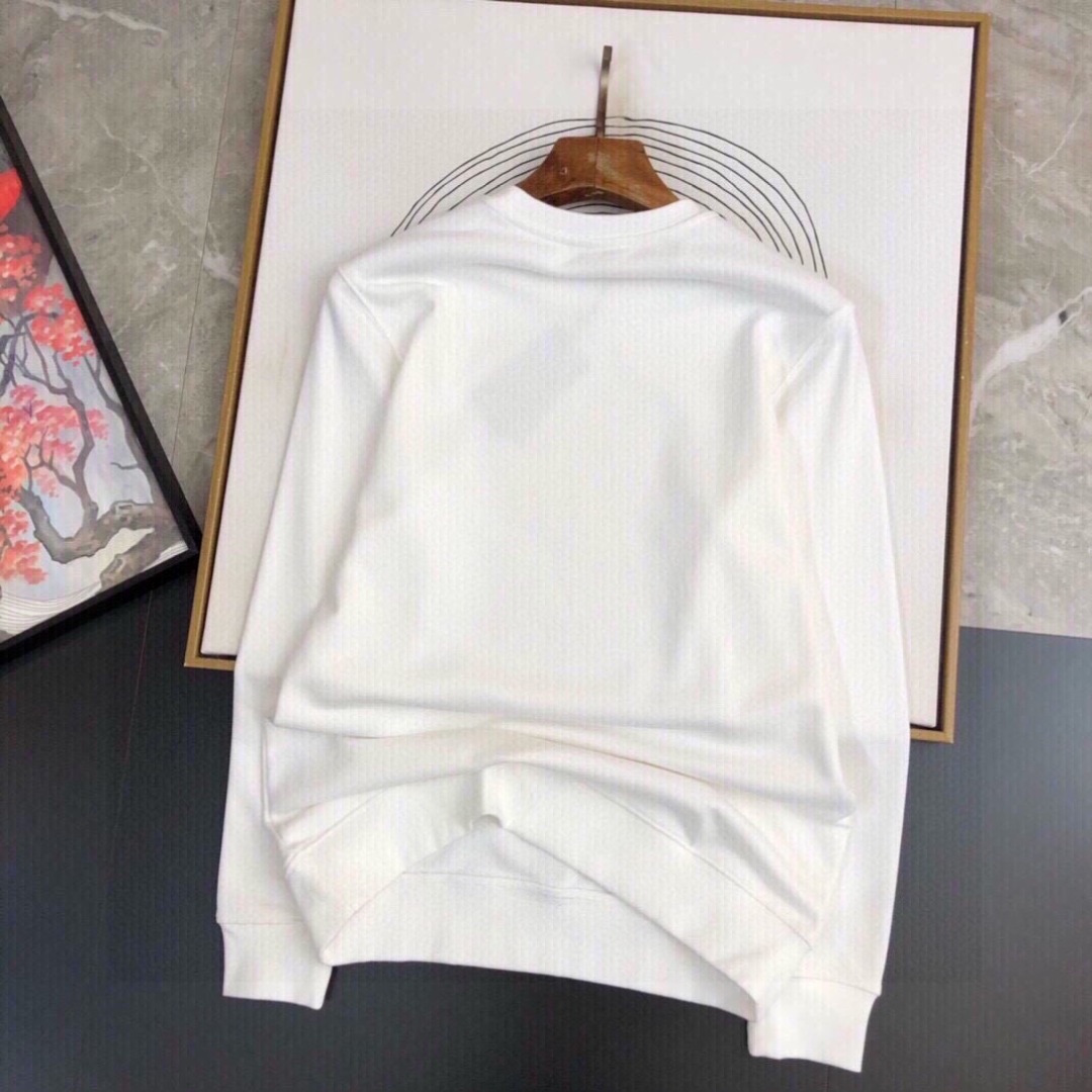 VER24S秋冬男士圆领长袖卫衣.....烫钻美杜莎就是喜欢这一款…………深深印入你的内心……耐穿性和舒