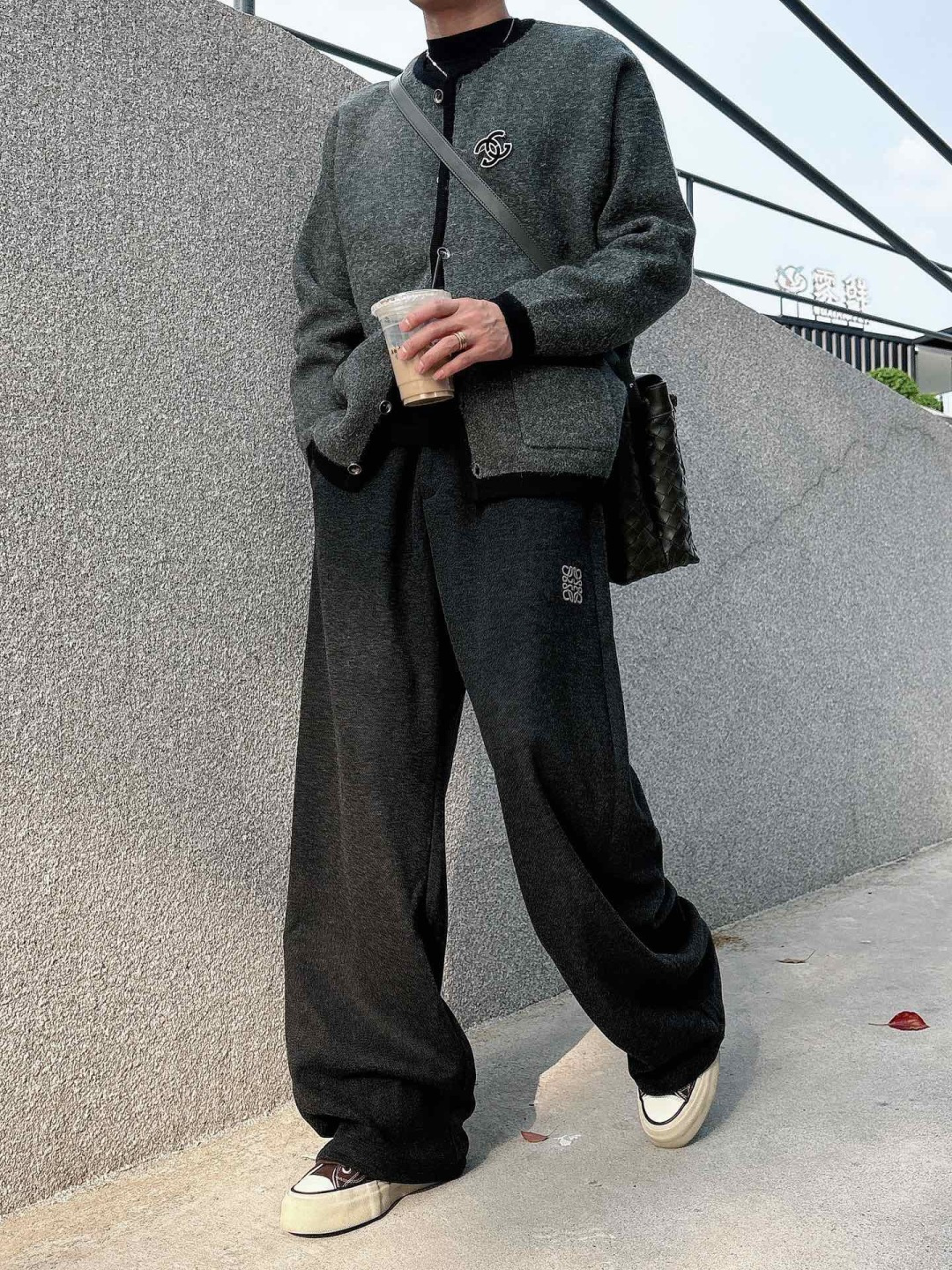 小香家新款毛衫毛衣，上身宽松纱线采用细针织法，上身舒适，不挑身材 男女同款，秋冬毛衣，是今年最好看的情侣