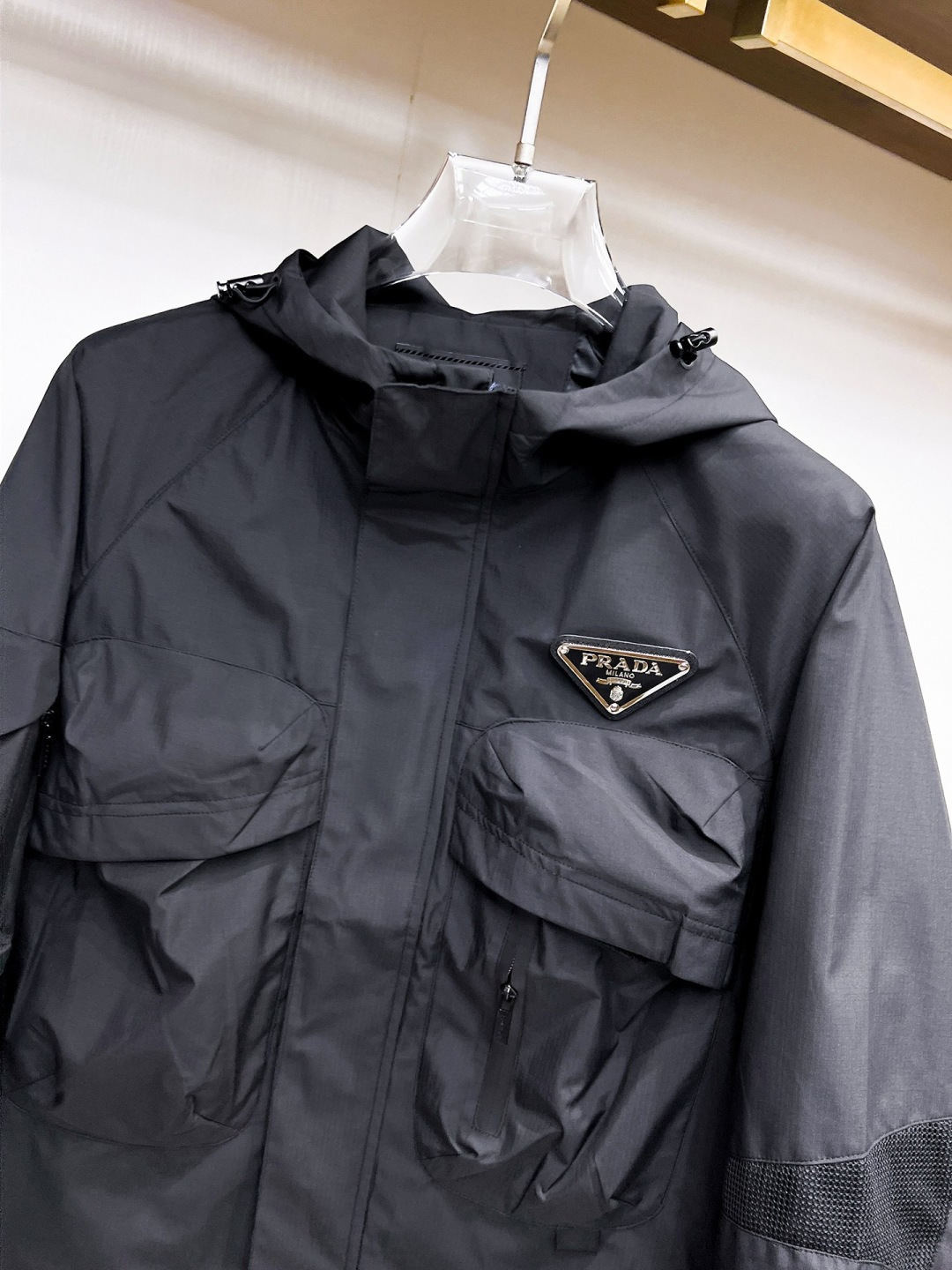 普拉达 官网同款，提前发售！2025ss开秋新款男士夹克外套，原单三标齐全高端版本！，专柜定制面料 透气