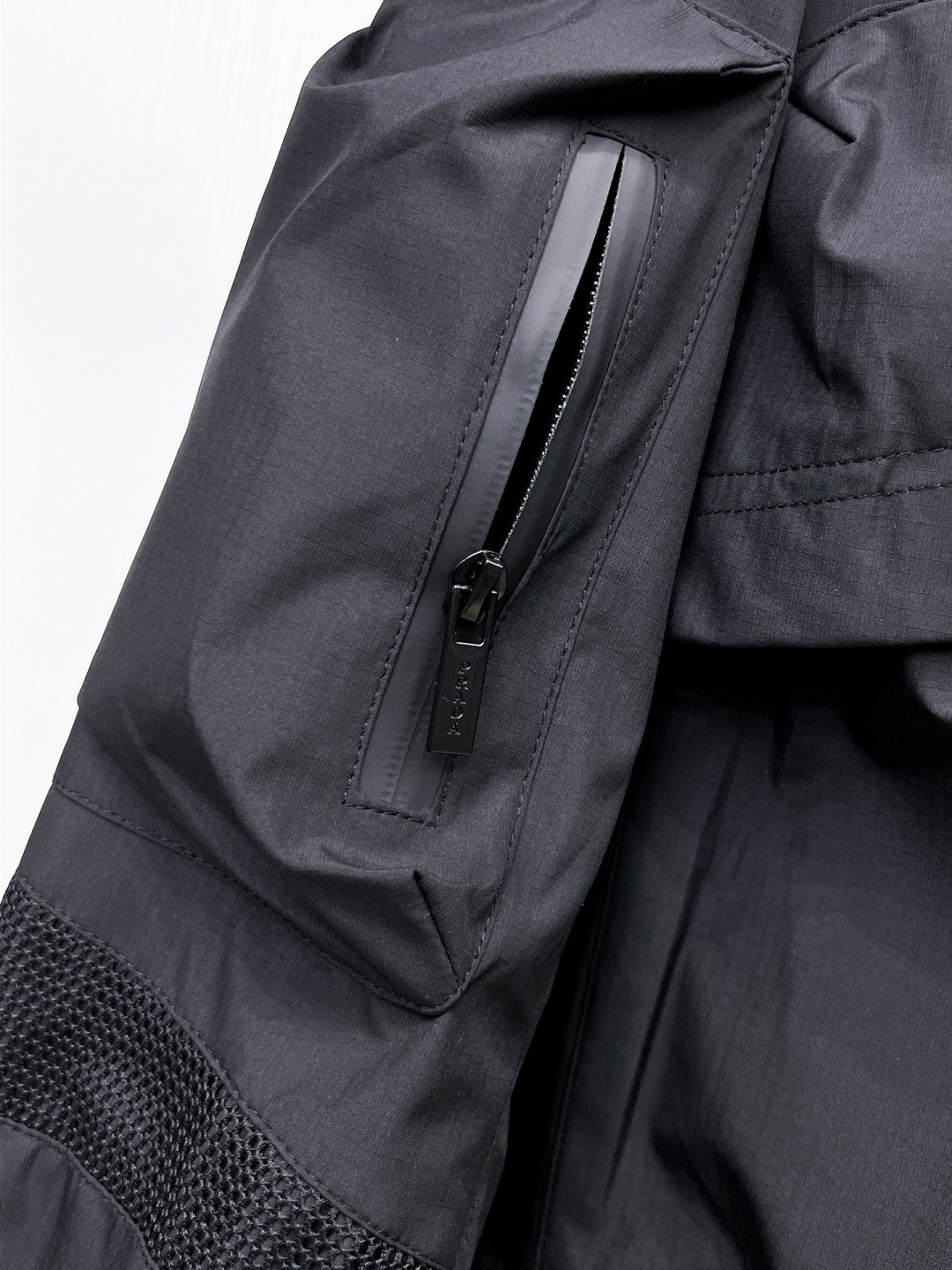 普拉达 官网同款，提前发售！2025ss开秋新款男士夹克外套，原单三标齐全高端版本！，专柜定制面料 透气