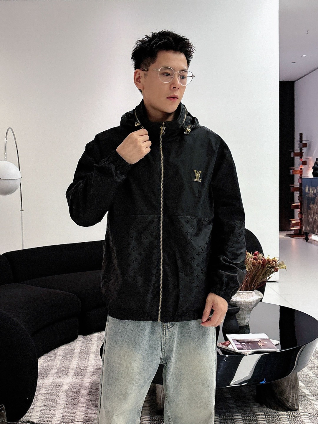 LV 2025秋季新款夹克外套，秀场新品‼品相非常完美，舒适保暖，三标齐全色泽饱满诱人，非常出彩的设计，