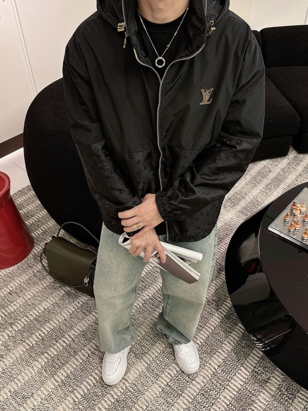 LV 2025秋季新款夹克外套，秀场新品‼品相非常完美，舒适保暖，三标齐全色泽饱满诱人，非常出彩的设计，