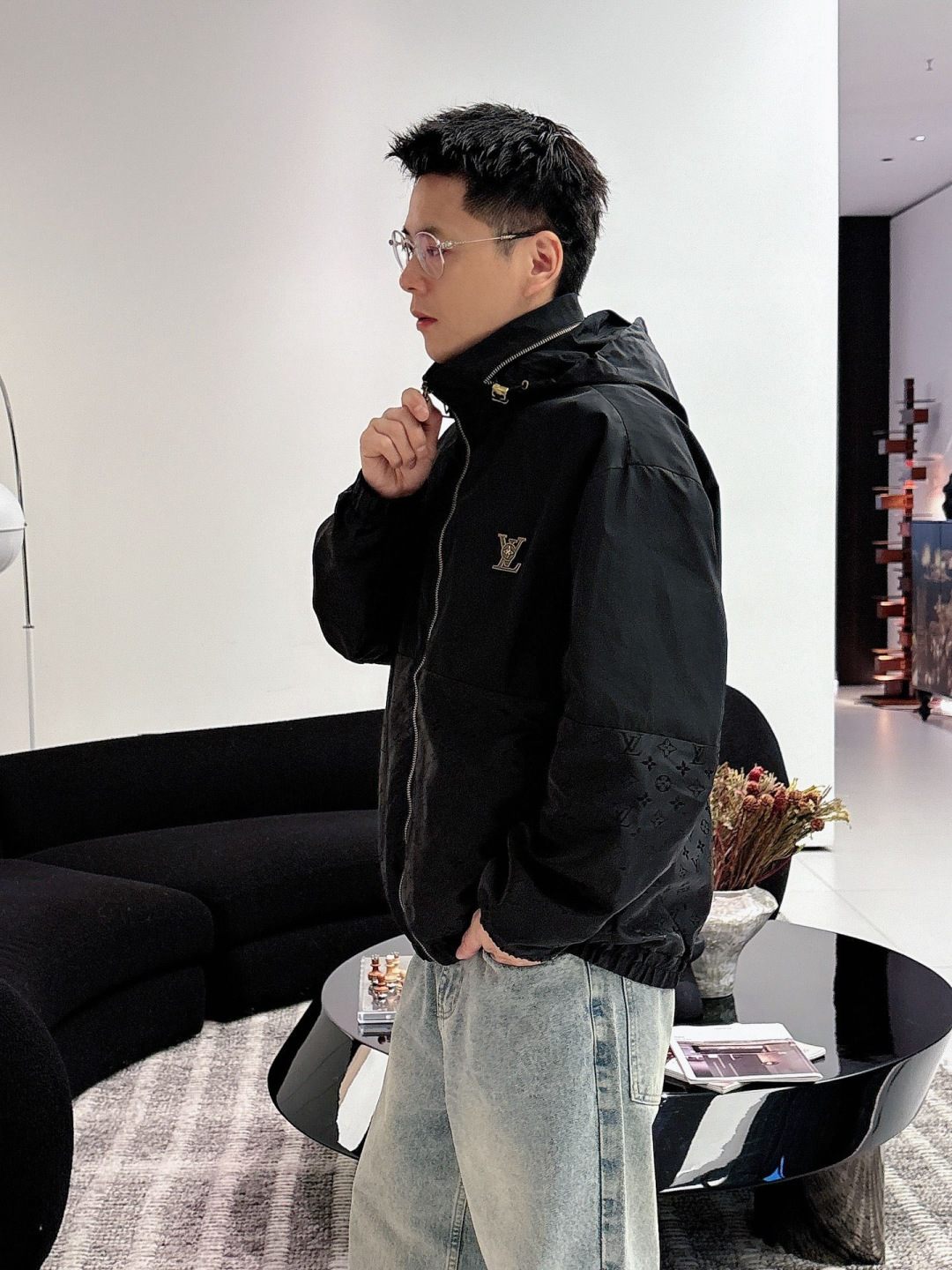 LV 2025秋季新款夹克外套，秀场新品‼品相非常完美，舒适保暖，三标齐全色泽饱满诱人，非常出彩的设计，