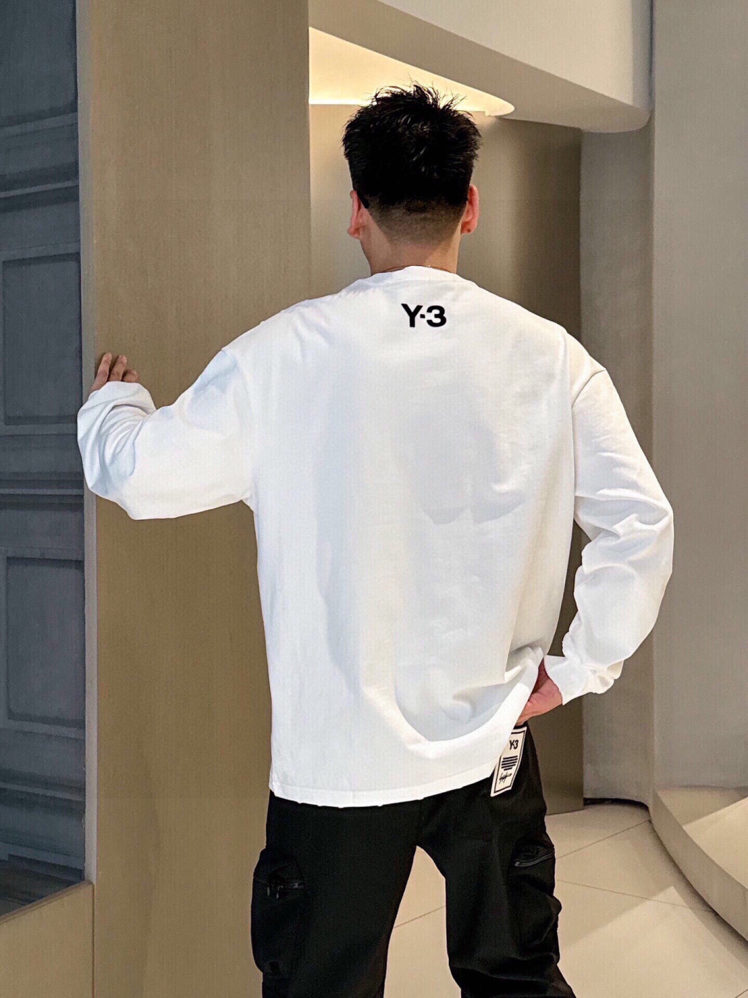 秋季新款🌟Y3，新款长袖 胸前经典logo印花工艺，领子小磨破设计，360克纯棉面料制作 宽松版型，男女