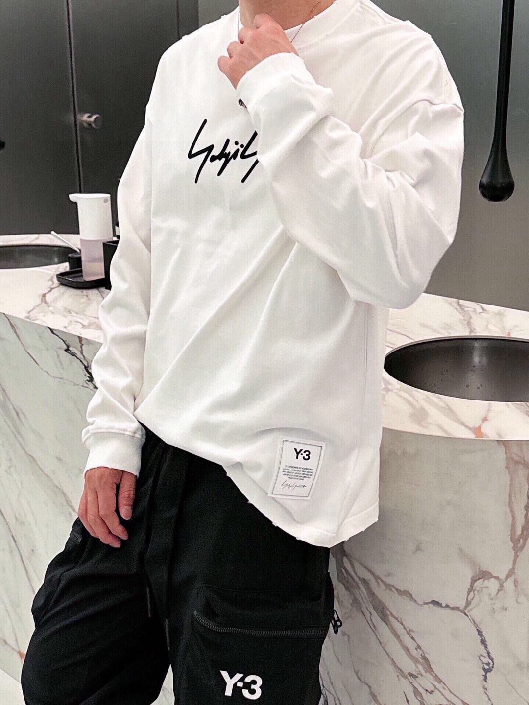 秋季新款🌟Y3，新款长袖 胸前经典logo印花工艺，领子小磨破设计，360克纯棉面料制作 宽松版型，男女
