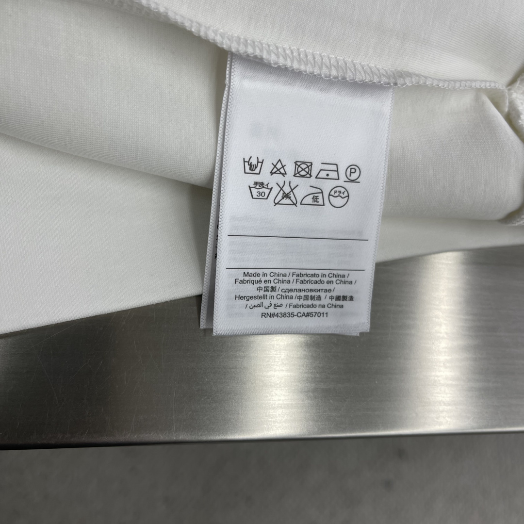 驴牌 2025秋冬系列圆领卫衣码数：M-5XL 微阔版型 棉莫代尔空气层。采用丝光工艺处理的双面结构，棉