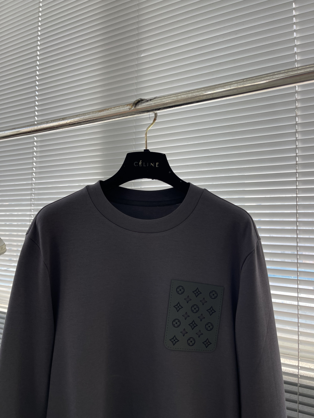 驴牌 2025秋冬系列圆领卫衣码数：M-5XL 微阔版型 棉莫代尔空气层。采用丝光工艺处理的双面结构，棉