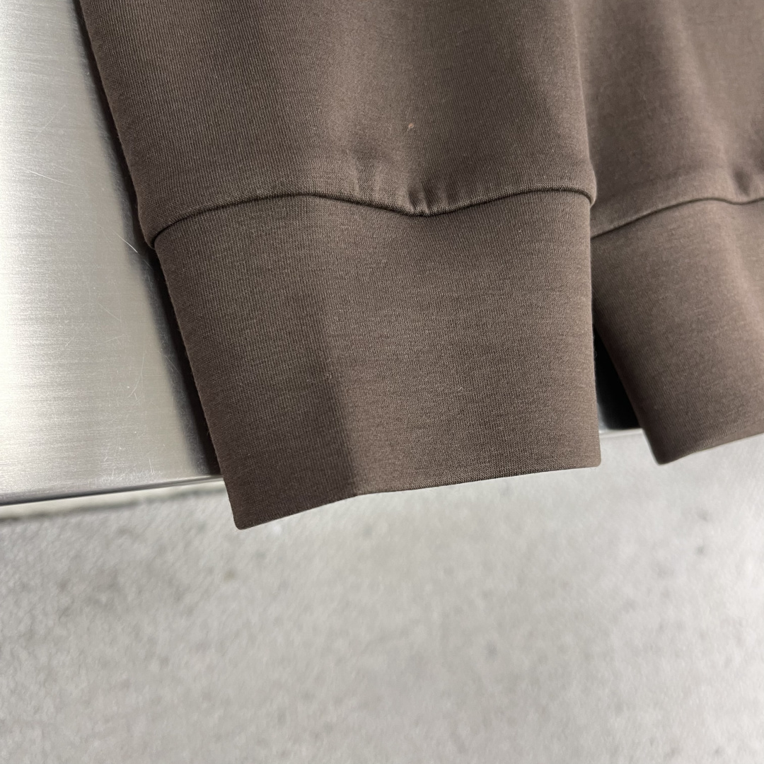 驴牌 2025秋冬系列圆领卫衣码数：M-5XL 微阔版型 棉莫代尔空气层。采用丝光工艺处理的双面结构，棉