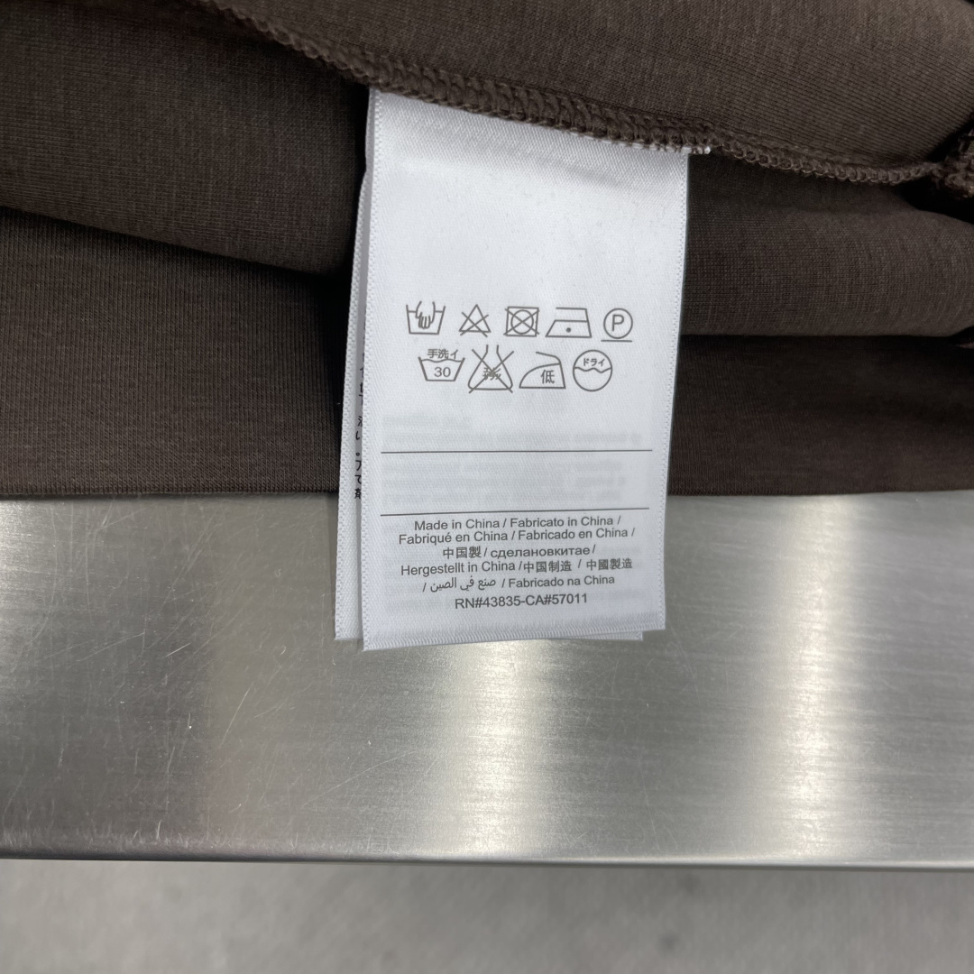 驴牌 2025秋冬系列圆领卫衣码数：M-5XL 微阔版型 棉莫代尔空气层。采用丝光工艺处理的双面结构，棉