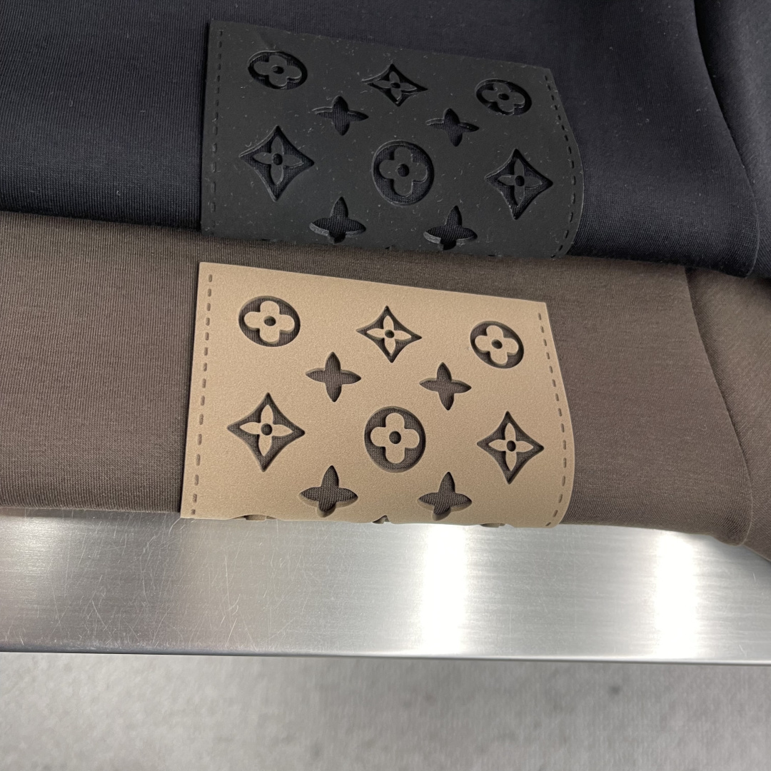 驴牌 2025秋冬系列圆领卫衣码数：M-5XL 微阔版型 棉莫代尔空气层。采用丝光工艺处理的双面结构，棉