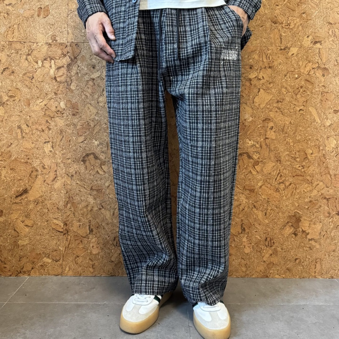 MM6🌟早秋新款休闲长袖套装🆕采用优质面料，搭上身足够吸睛且回头率爆棚！超薄舒适，简约大气，男女同款！码