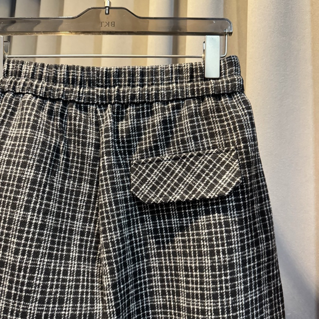 MM6🌟早秋新款休闲长袖套装🆕采用优质面料，搭上身足够吸睛且回头率爆棚！超薄舒适，简约大气，男女同款！码