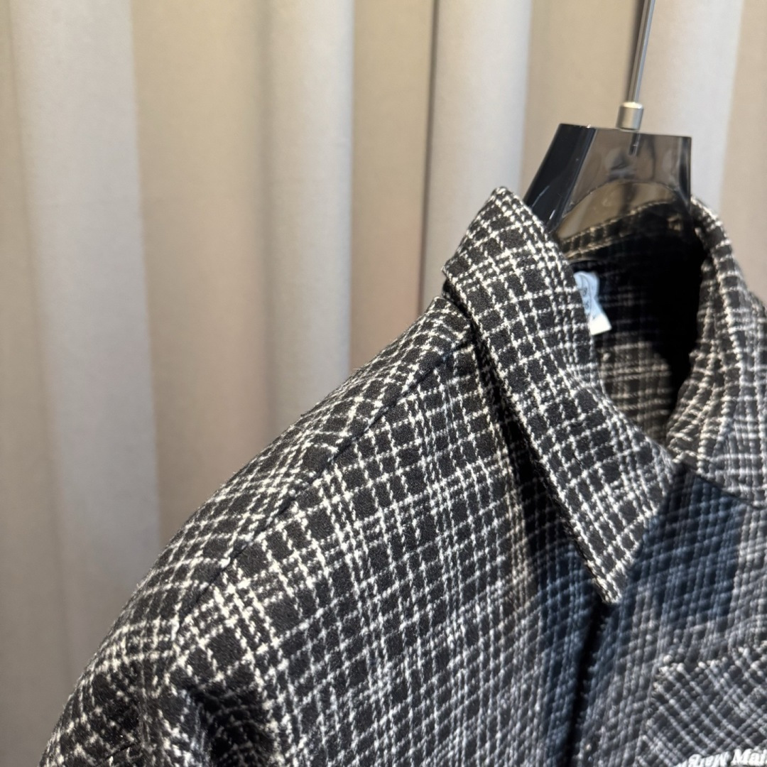 MM6🌟早秋新款休闲长袖套装🆕采用优质面料，搭上身足够吸睛且回头率爆棚！超薄舒适，简约大气，男女同款！码