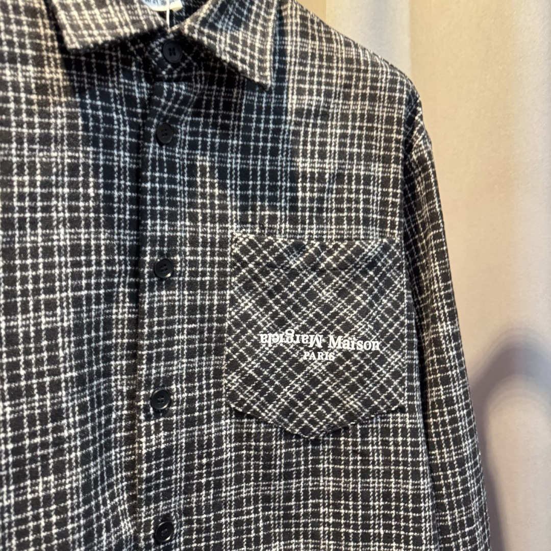 MM6🌟早秋新款休闲长袖套装🆕采用优质面料，搭上身足够吸睛且回头率爆棚！超薄舒适，简约大气，男女同款！码