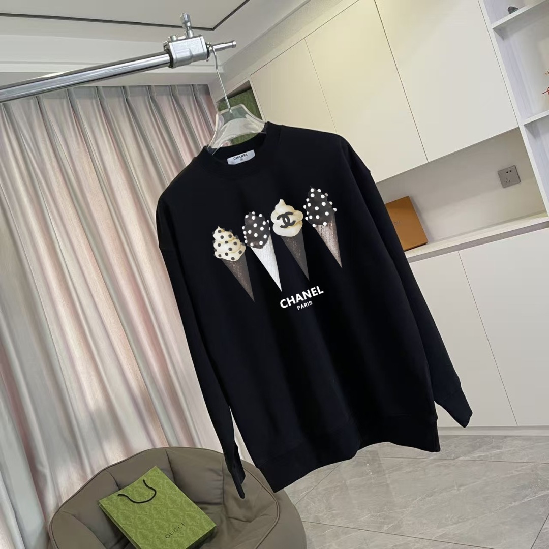 CHANE*小香2025秋冬新款 双C字母logo印花 定制面料400g 圆领卫衣 男女同款尺码：S M