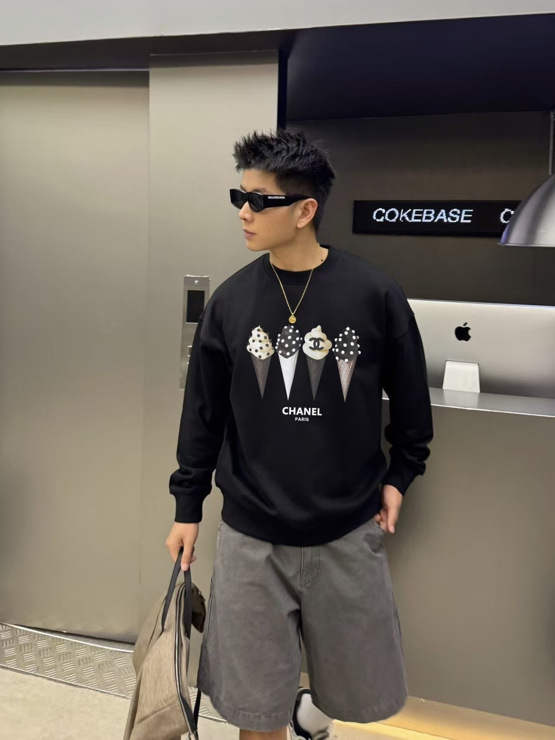 CHANE*小香2025秋冬新款 双C字母logo印花 定制面料400g 圆领卫衣 男女同款尺码：S M