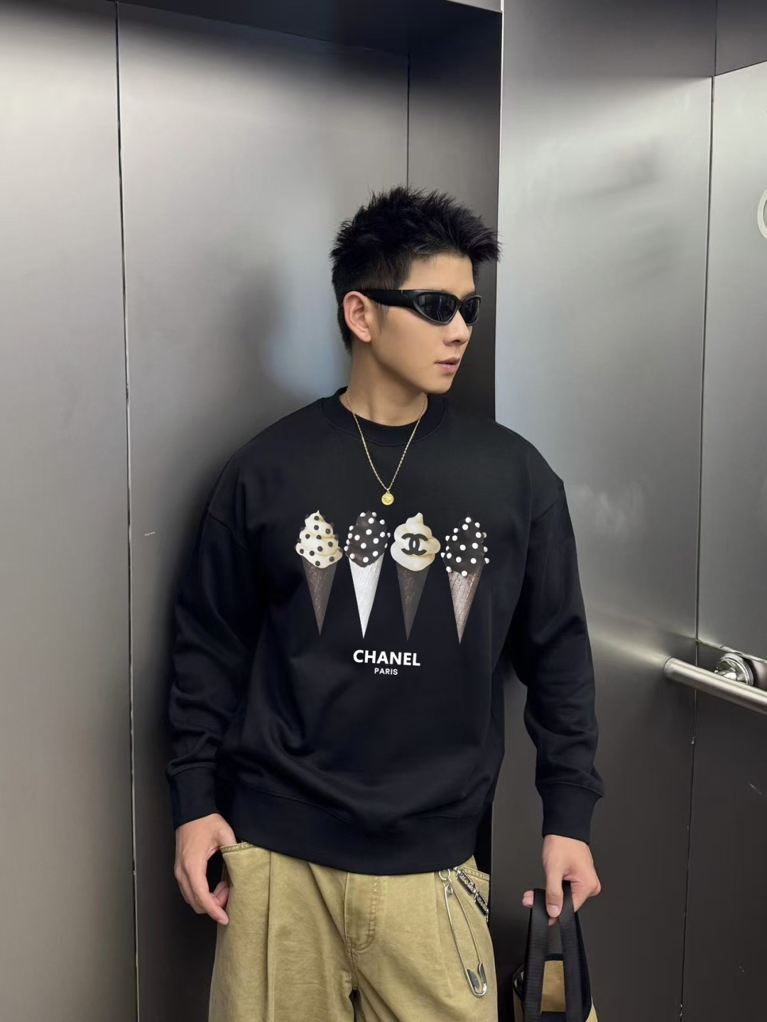 CHANE*小香2025秋冬新款 双C字母logo印花 定制面料400g 圆领卫衣 男女同款尺码：S M