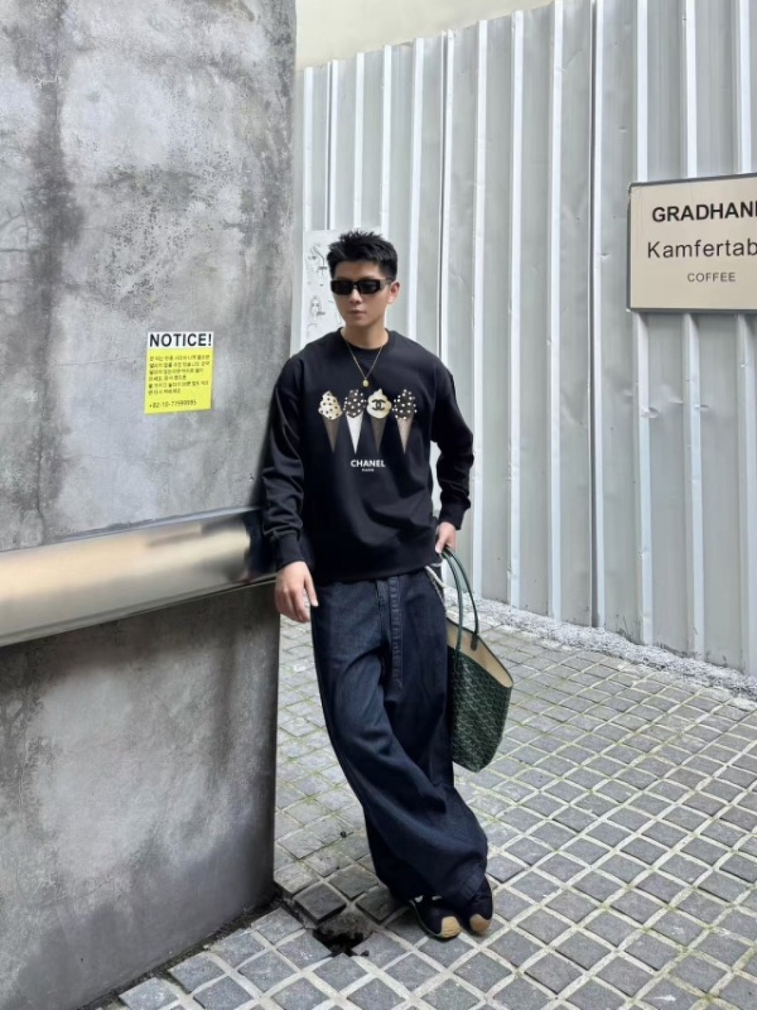 CHANE*小香2025秋冬新款 双C字母logo印花 定制面料400g 圆领卫衣 男女同款尺码：S M